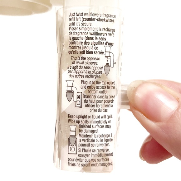 Bath & Body Works Wallflowers Sleigh Bells Bow Red Gold Silver Christmas Holiday - Picture 14 of 15